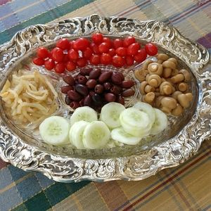 MC VINTAGE SILVERPLATE Regencycore Tray & Cut Crystal Insert